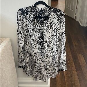 NWT Missimo Black and White Patterned Blouse